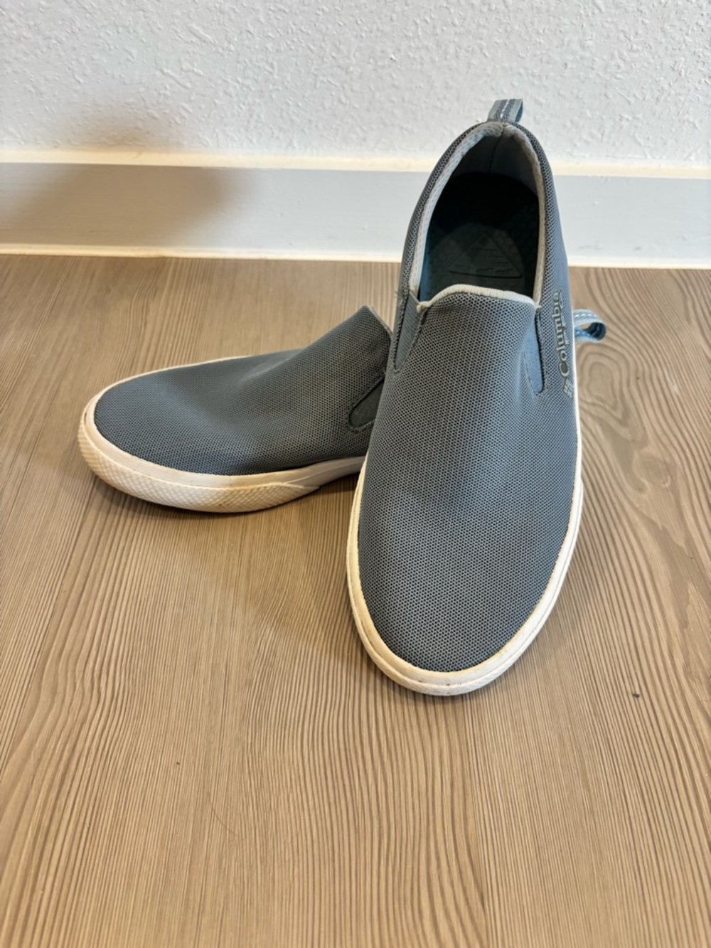 Women’s Columbia PFG Slip-On Shoes — size 6
